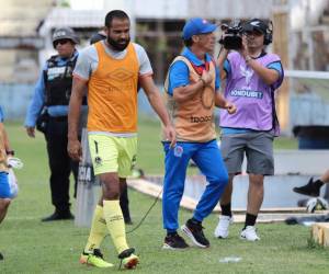 Pedro Troglio revela lo que le dijo el cuarto juez del partido en La Ceiba.