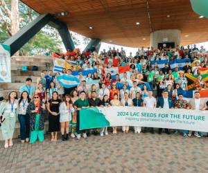 Más de 130 estudiantes de América Latina participan en la Cumbre Semillas para el Futuro 2024