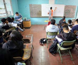 De acuerdo a los expertos, de cada 10 niños que ingresan al nivel de prebásica, solo 5 terminan el tercer ciclo de educación básica (noveno grado).