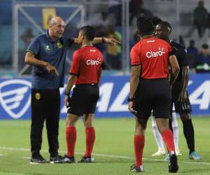 El técnico Miguel Falero ha ganado dos de sus cuatro clásicos dirigidos con Real España. FOTO: Emilio Flores