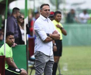 El argentino Hernán Medina debuta con triunfo con el Marathón.