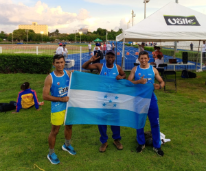 Francisco Flores, Leonel Flores y Arlees Norales fueron nuestros abanderados .