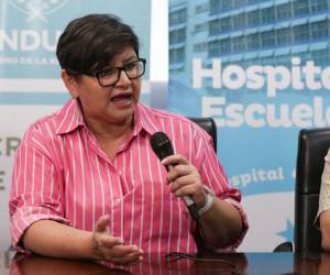 Carla Paredes, secretaria de Salud, aseguró que la institución está dispuesta a honrar los pagos adeudados.