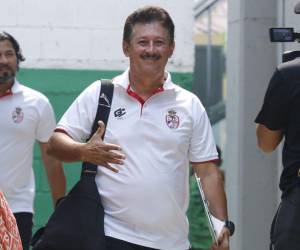 Mauro reyes, técnico de la Real Sociedad, estuvo sonriente previo al juego ante Marathón.