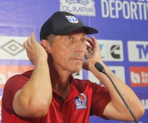 Pedro Troglio habló en conferencia de prensa previo a viajar hacia San Pedro Sula.