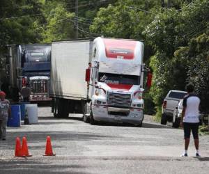 Varios conductores de transporte de carga pesada están varados en la frontera entre Honduras y Nicaragua, ya que en Costa Rica les niegan el ingreso.