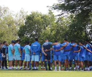 Los preparativos previo al encuentro en casa del Motagua contra el Vida han iniciado y han traído nuevas sorpresas en el campo de entrenamiento.