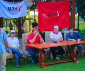 Zelaya participó en una reunión política en la aldea Cayo Blanco, en el municipio de Juticalpa, Olancho.