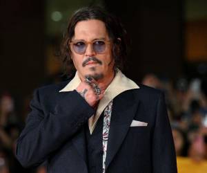 El reconocido actor, director y músico estadounidense Johnny Depp pasará tres días en Sevilla para participar en el Festival de Cine Europeo para presentar su segundo largometraje como director, Modi, Three Days on the Wing of Madness, una película que explora la vida del artista bohemio Amedeo Modigliani, conocido cariñosamente como “Modi” entre sus amigos. A continuación, los detalles.