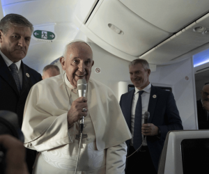 El Papa Francisco mientras brinda un mensaje.