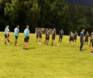 Elison Rivas y Bryan Róchez se pronunciaron previo al entrenamiento de la Selección de Honduras.