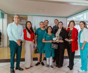 Hospital y Clínicas Viera conmemoró 91 años de cuidar la salud de los hondureños con un emotivo evento navideño.