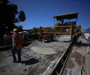 La reconstrucción de la carretera entre Naco, Cortés, y La Entrada, Copán, ya está avanzando con la fundición a base de concreto hidráulico.