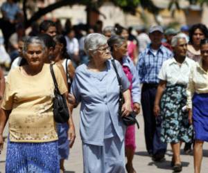 Las personas adultas tendrán mejores beneficios en las instituciones bancarias.