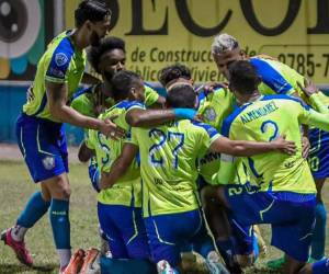 Olancho FC derrota a los Lobos de la UPNFM en el Juan Ramón Brevé.