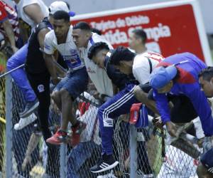 La situación se puso tensa en el Estadio Morazán durante el mediotiempo del clásico entre Olimpia y Motagua.