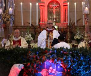 Vicente Nácher Tatay ofició la Misa Crismal.