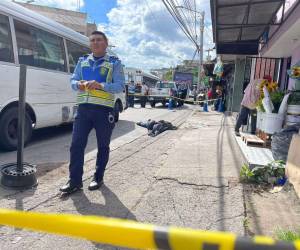 Un hombre murió atropellado frente a una tienda de flores del Mercado Mama Nila en Comayagüela, la tarde de este martes -10 de octubre-.