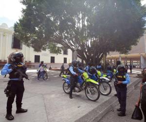 Unos dos mil agentes policiales, incluyendo los vestidos de civil, un helicóptero, 25 motocicletas, 20 radiopatrullas y dos ambulancias participarán en el operativo.