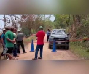 Vecinos de la zona llegaron al lugar para tratar de identificar a los fallecidos.