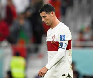 Ronaldo fue captado desconsolado, caminando sobre la cancha para retirarse y dejar atrás a una Selección de Marruecos que celebraba eufórica su triunfo.