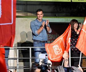 Pedro Sánchez celebra el resultado de las elecciones y podría volver a gobernar España