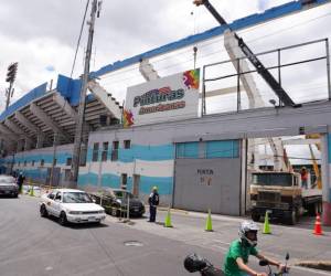 En el Estadio Nacional realizan obras de reconstrucción de la gradería de sol centro.