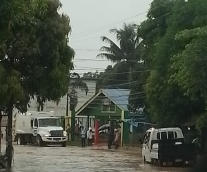 Habitantes de las zonas se preocupan por el nivel que pueda alcanzar las aguas si continúan las lluvias en la zona.