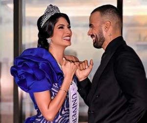 La Miss Universo Sheynnis Palacios ha sorprendido a sus seguidores luego de que su relación con el coach fitness de Venezuela, Carlos Gómez, saliera a luz recientemente en un medio internacional.