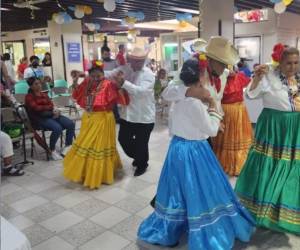 Varias actividades se han desarrollado en el marco del 141 aniversario del Hospital San Felipe, entre ellas dejar sin atención a pacientes oncológicos según denuncias.