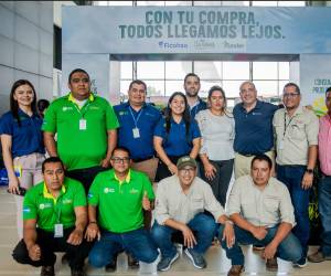 <i>Grupo Ficohsa, Supermercados La Colonia y FUNDER celebran 16 años de alianza en De Mi Tierra, promoviendo la producción agrícola y seguridad alimentaria.</i>