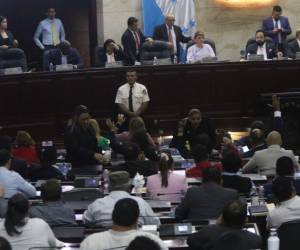 La apertura de espacios aéreos entre Honduras y Cuba ha sido cuestionado por la oposición, quienes consideran que el proyecto tendrá implicaciones migratorias y de seguridad.