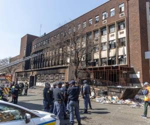 El siniestro acabó con gran parte del edificio en Johannesburgo.