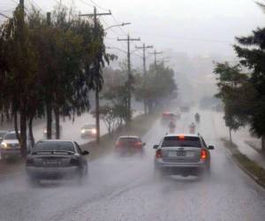 Producto del sistema de baja presión, las lluvias empezarán a caer en territorio nacional a partir de este miércoles -23 de agosto-.