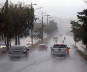 Se recomienda a la población tomar precauciones y mantenerse informados.