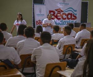 Una parte de las becas ya se comenzaron a otorgar a los estudiantes de los diferentes niveles educativos del país.