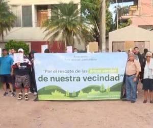 Vecinos exigen detener la venta de áreas verdes para construir un policlínico que beneficie a más de 100,000 habitantes del sector.