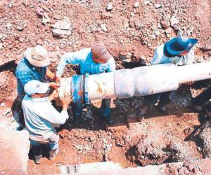 Varios metros de tuberías madre de 600 milímetros han sido reparadas en la capital.