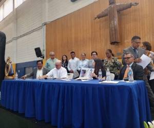 El arzobispo de Tegucigalpa, José Vicente Nácher Tatay, participó en el lanzamiento del programa Centralidad de la Niñez donde dijo a los precandidatos a cargos de elección popular “que el Señor les ilumine y les acompañe”.