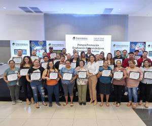 Cervecería Hondureña realizó la primera graduación de 250 clientes beneficiados del programa Emprendedores Progresando Juntos.