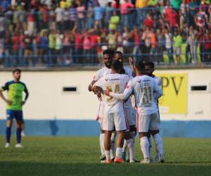 Olimpia sacó un empate que le permitió asegurarse el liderato de las vueltas regulares.