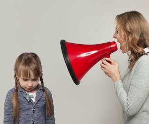 La obediencia ciega viene acompañada de miedos y culpas por evitar la desaprobaciónde sus padres.