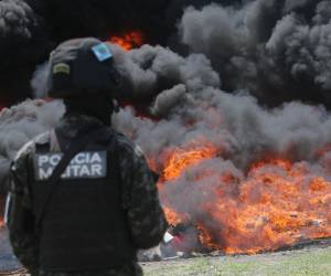 Unos 3,993 kg de cocaína fue incinerada en las últimas horas por orden de un juez en las instalaciones de la Policía Militar del Orden Público, en los alrededores de la capital hondureña, Tegucigalpa.