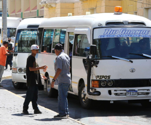 Los concesionarios que estacionen sus unidades podrán ver, por cada una, sanciones de más de 2,000 lempiras, advierte el IHTT.