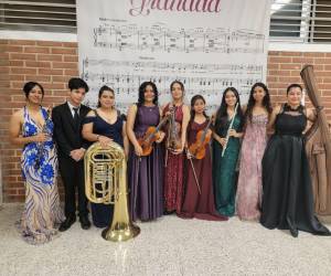 Alejandra Corrales, Davis Cruz, Sophia Ruiz, Cesia Martínez, Kendy Reyes, Fátima Cruz, Angie Bardales, Crista Riera y Candy Sauceda.