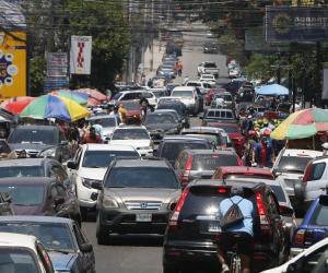 El Distrito Central de Honduras, con su combinación de futurismo y patrimonio histórico, enfrenta el reto de gestionar su sobrepoblación vehicular.