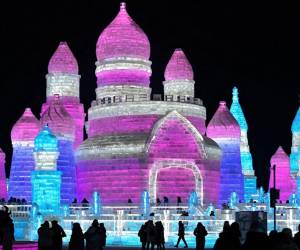 La ciudad china de Harbin aparece en el mapa de los destinos invernales más fascinantes del mundo con su 40º Festival Internacional de Esculturas de Hielo y Nieve. A continuación las espectaculares imágenes de esta mágica ciudad.