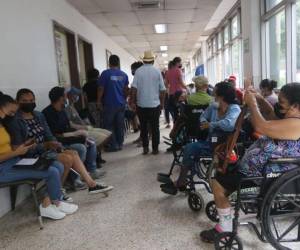 Las protestas por parte de colectivos, médicos, entre otros, han hecho que haya una alta demanda de pacientes en el Hospital Escuela en los últimos meses. Incluso, el abastecimiento de medicamentos está en menos de un 70% porque se atiende a diario a más de 1,500 enfermos.