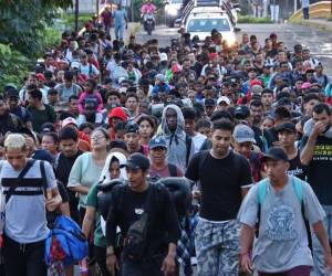 La primera caravana migrante de la presidencia de Claudia Sheinbaum salió de la frontera sur del país hacia la Ciudad de México, exigiendo una nueva política migratoria tras la masacre de seis personas de Egipto, Perú y El Salvador cometida por el Ejército.