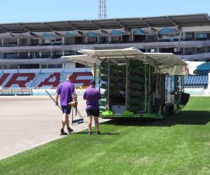 La cancha tendrá 95% grama natural y 5% fibras sintéticas.